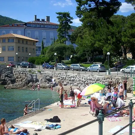 By The Sea Lovran, Opatija - 14180 Apartment
